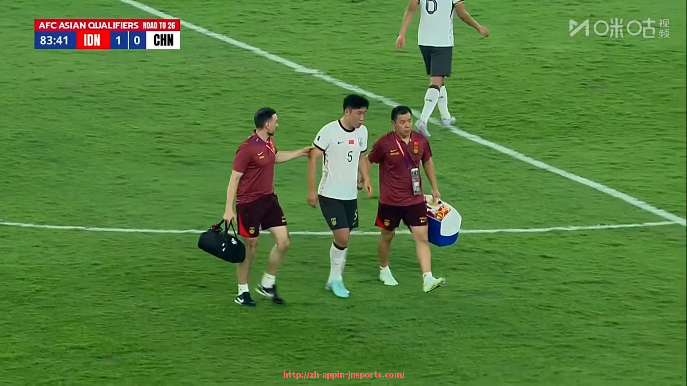 江南体育APP-NBA休斯顿火箭队球衣设计演变与纪念版球衣